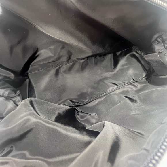 DIOR Men's Double Compartment Toiletry Travel Bag | BLACK NAVY BLUE | NEW!!🖤✔️ - Picture 13 of 14